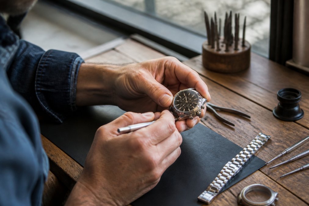 Hand Finished Titanium Watches: A Buyer's Guide